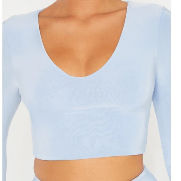 Pretty Little Thing Baby Blue Crop Top NWT - Picture 2 of 5